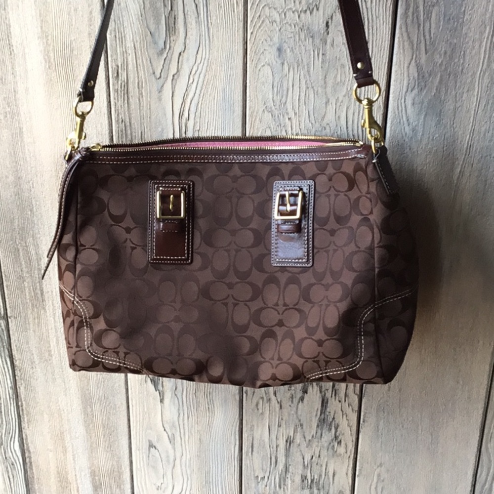 GUC Coach Crossbody Bag - Picture 1 of 8